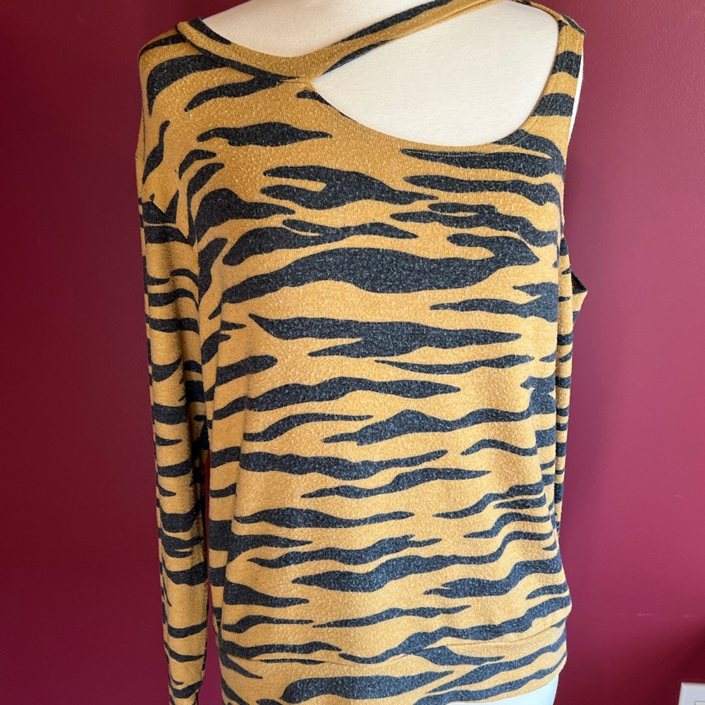LNA Sz S animal print cutout sweatshirt